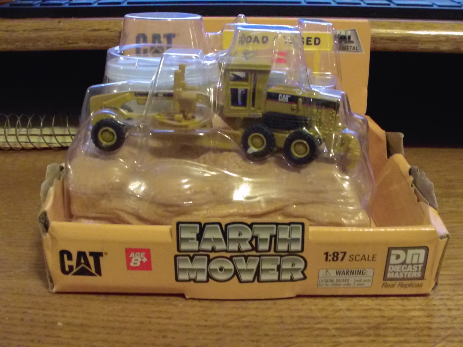 Diecast Masters 1:87 (HO) CAT 163H Motor Grader