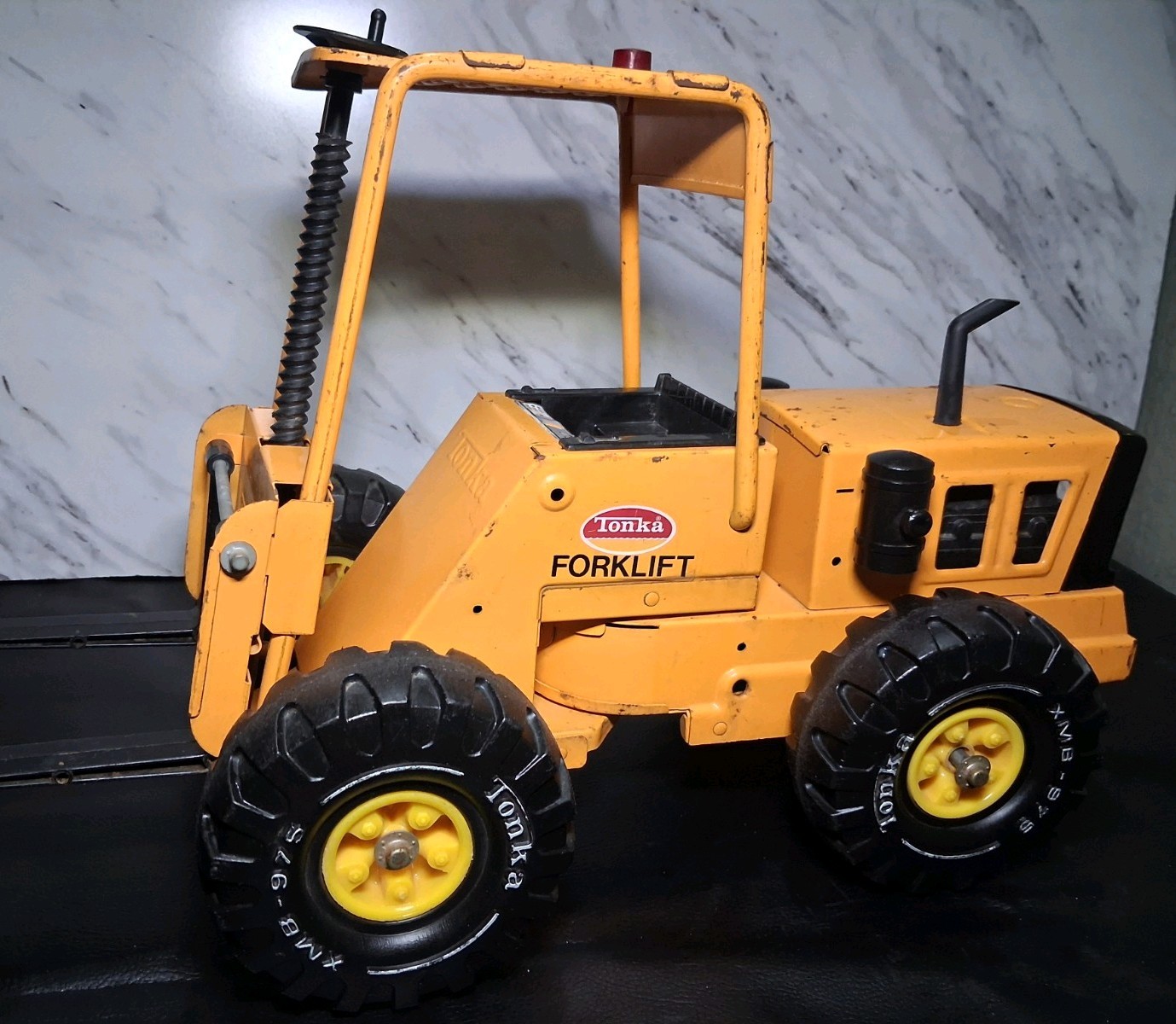 WOW! What a Beauty! Vintage Tonka XMB-975 Mighty Forklift Construction Toy 1975
