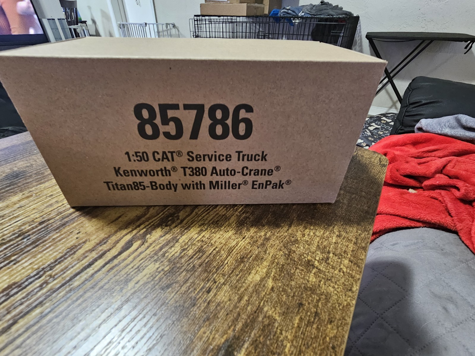 CAT Kenworth T380 Auto-Crane Titan 85 Body 1:50 Scale – Diecast Masters 85786