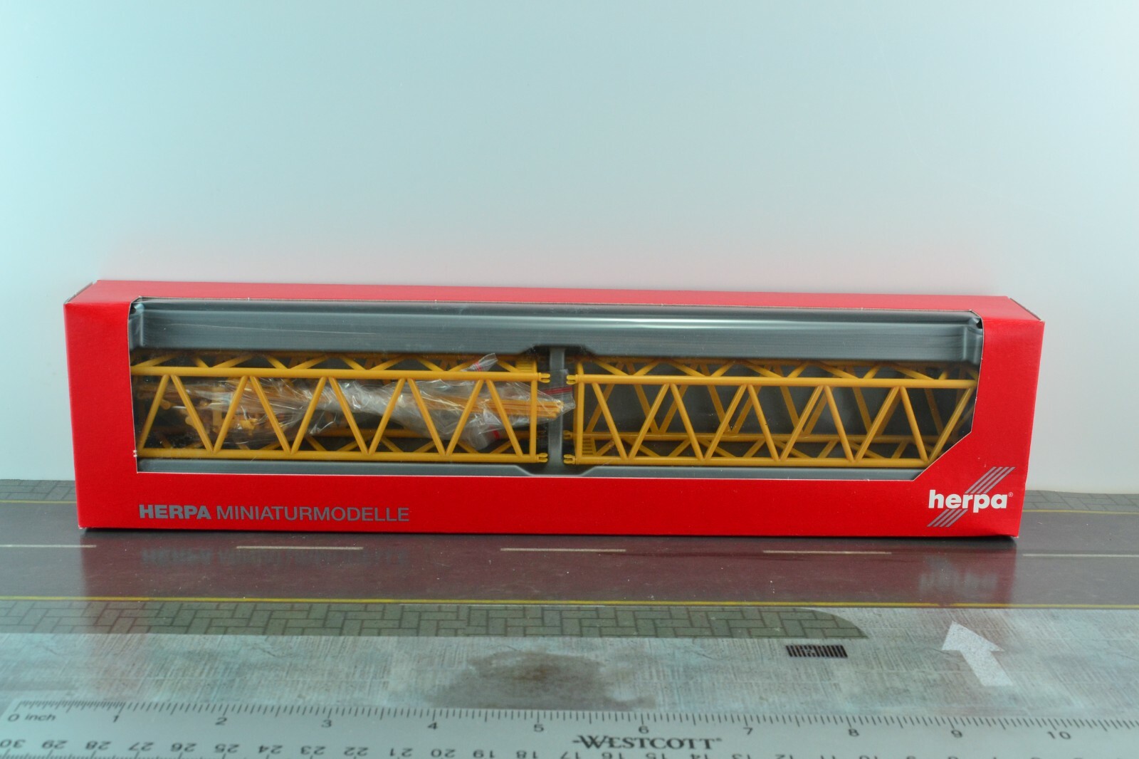 Herpa 076623 2 Lattice Boom for Liebherr LR1600/2 Crane – Truck Load Orange 1:87