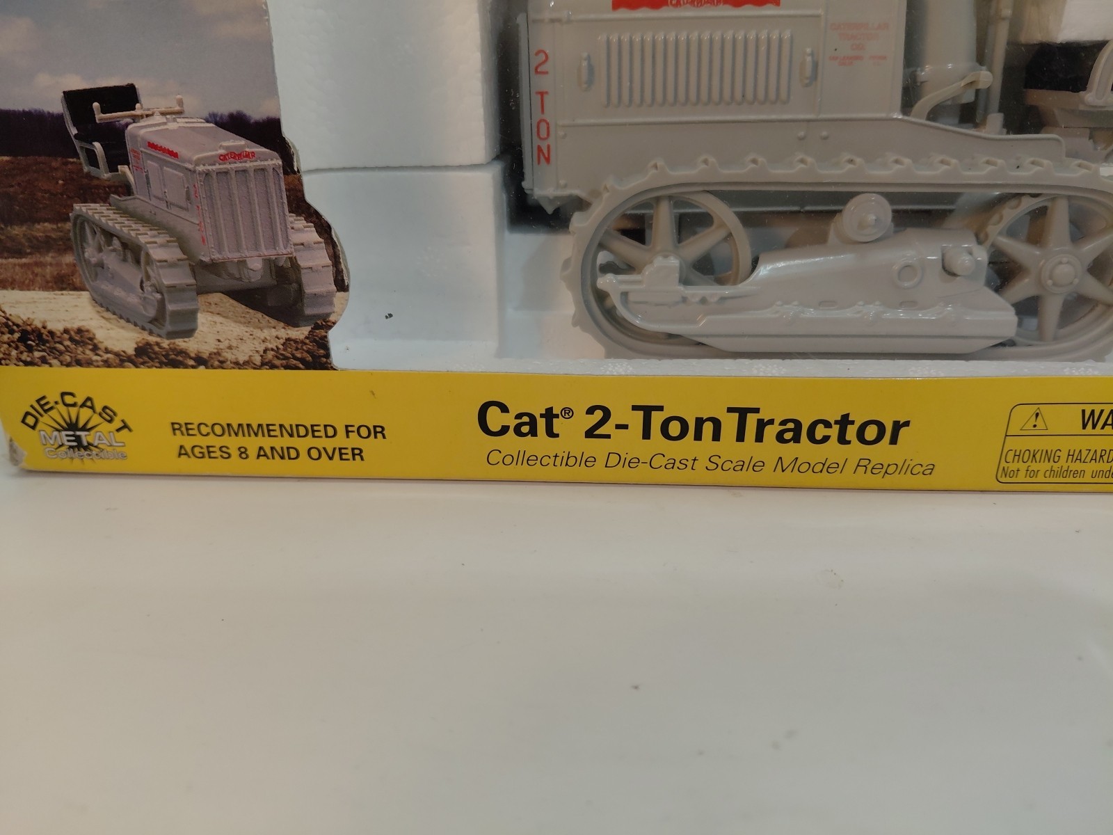 Vtg Cat 2-ton tractor 1:16 scale NIB by Norscot models, made in China 2001