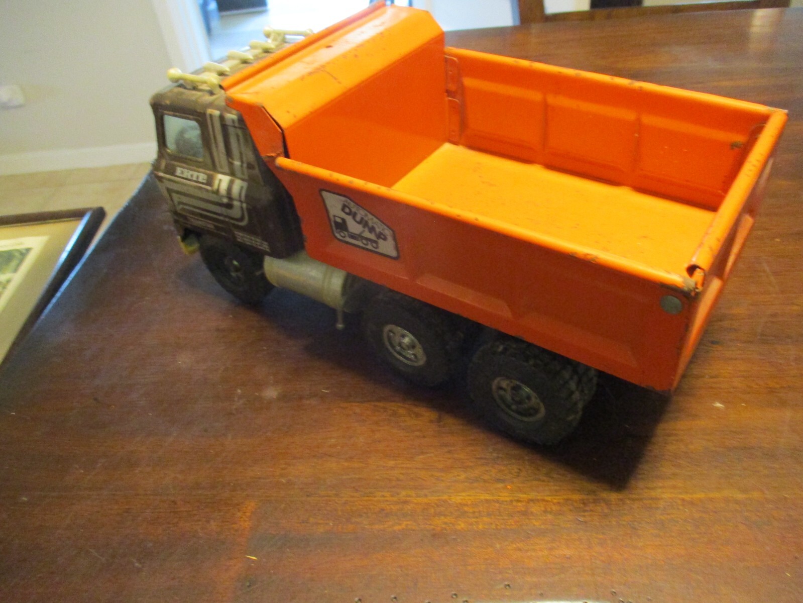 Vintage ERTL Transtar Automatic Dump Truck Hydraulic Lift International Truck