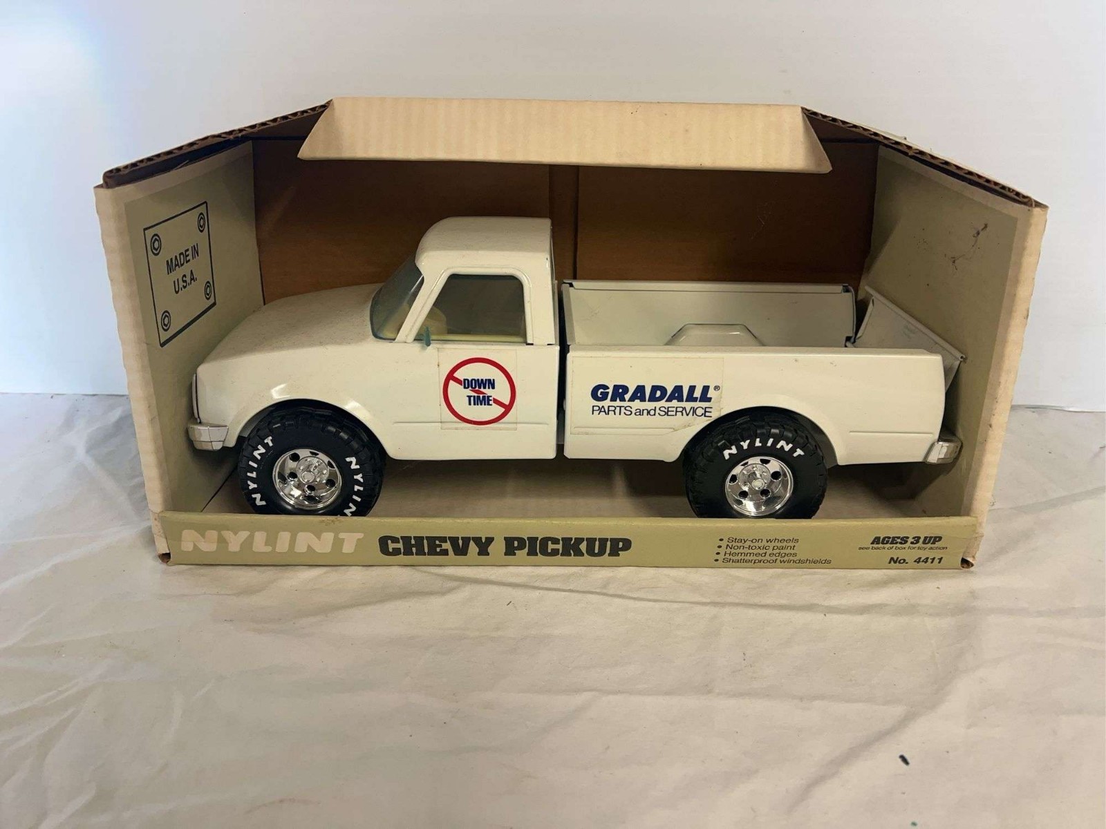 VINTAGE NYLINT GRADALL PARTS AND SERVICE CHEVY PICKUP PRESSED STEEL #4411 W/BOX