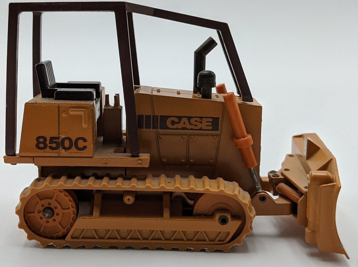 NZG 176 1:35 850C Angle/Tilt Dozer NEW