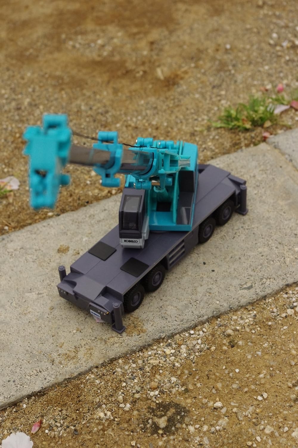 DaiyaPet Kobelco Panther X700 Crane 1/64 Diecast Construction Toy JP