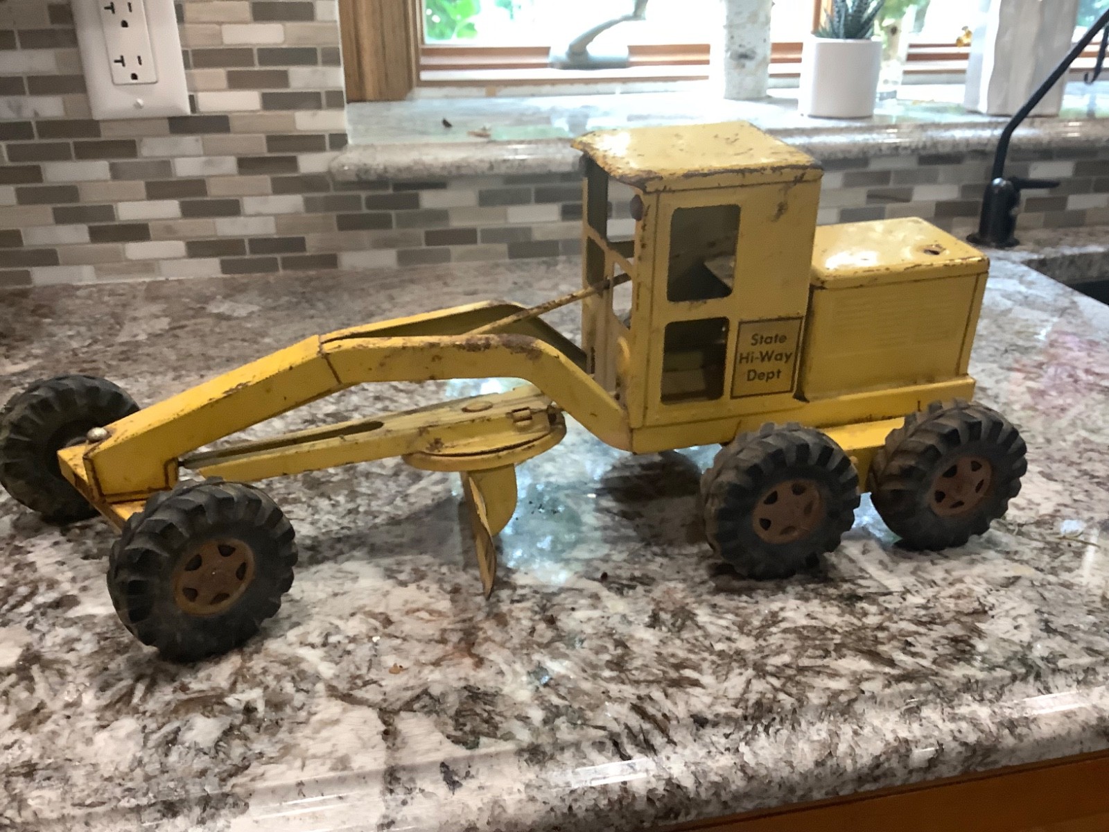 Tonka bulldozer and Tonka roadgrader