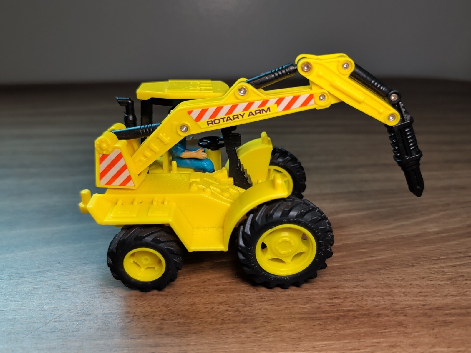 New Ray Toy Rotary Arm Excavator w/ Driver Figure UK Design Peg No Vintage