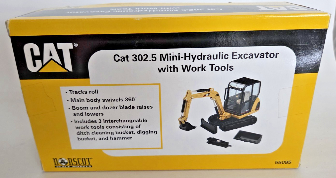 Norscot CAT 302.5 Mini-Hydraulic Excavator 1:32 Scale Die-Cast Model – No. 55085