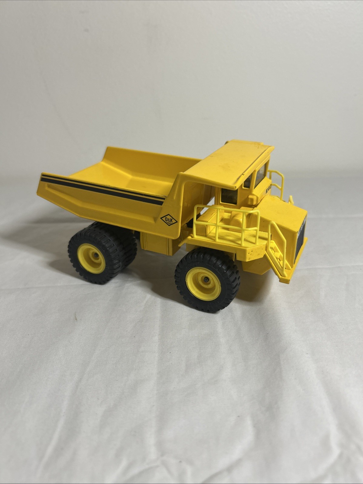 1/40 NZG 407 O&K K40 Mining Dump Truck (B)