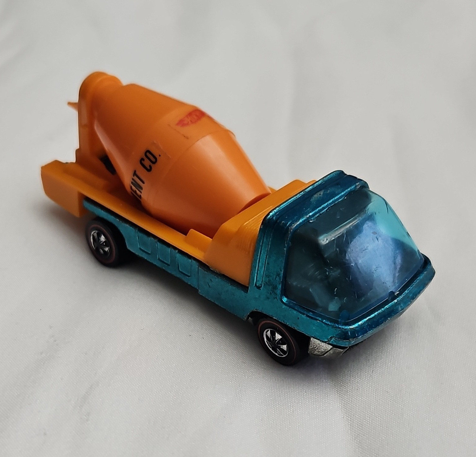Hot Wheels Vintage 1969 Diecast Cement Mixer Truck Blue/Orange