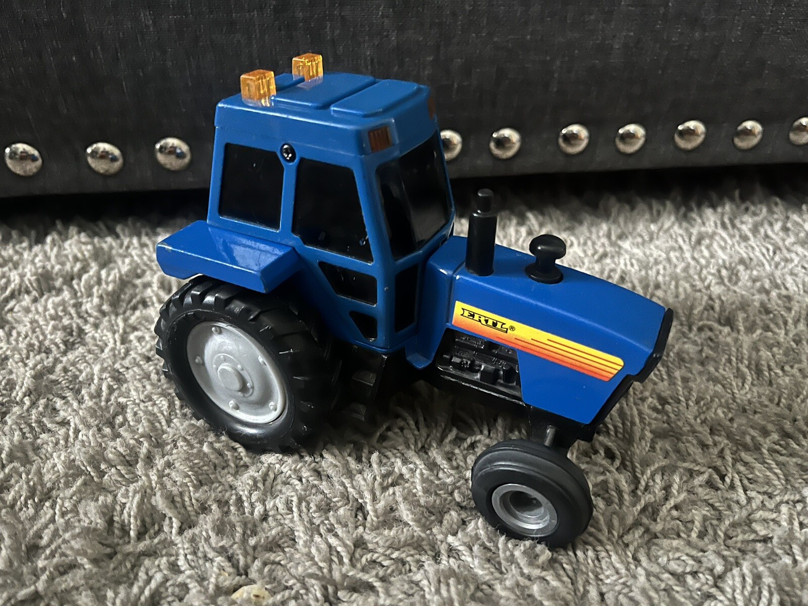 Ertl Blue Tracker Light Sounds 4133-9481 2574 Mint Rare Works Great Metal