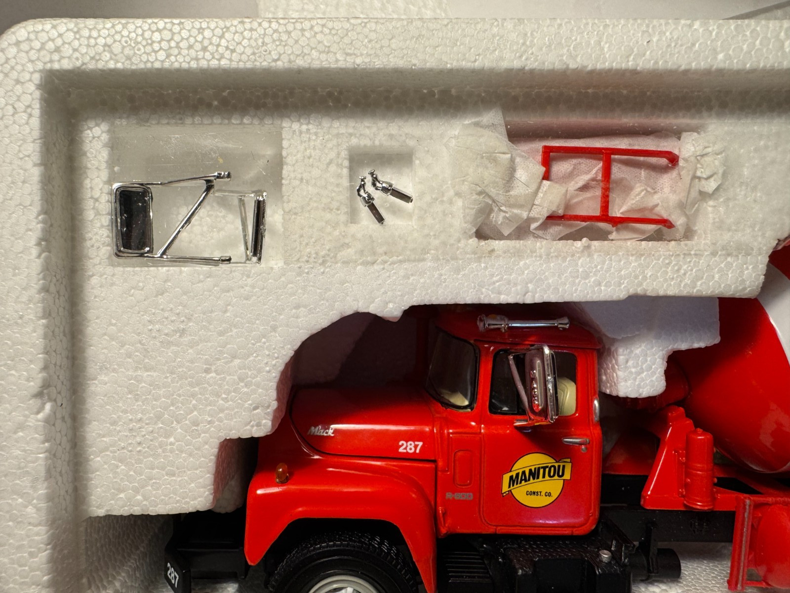 FIRST GEAR MANITOU HD MACK R MODEL MIXER 1998 NAT. TOY TRUCK’N & CONSTRUCTION SH