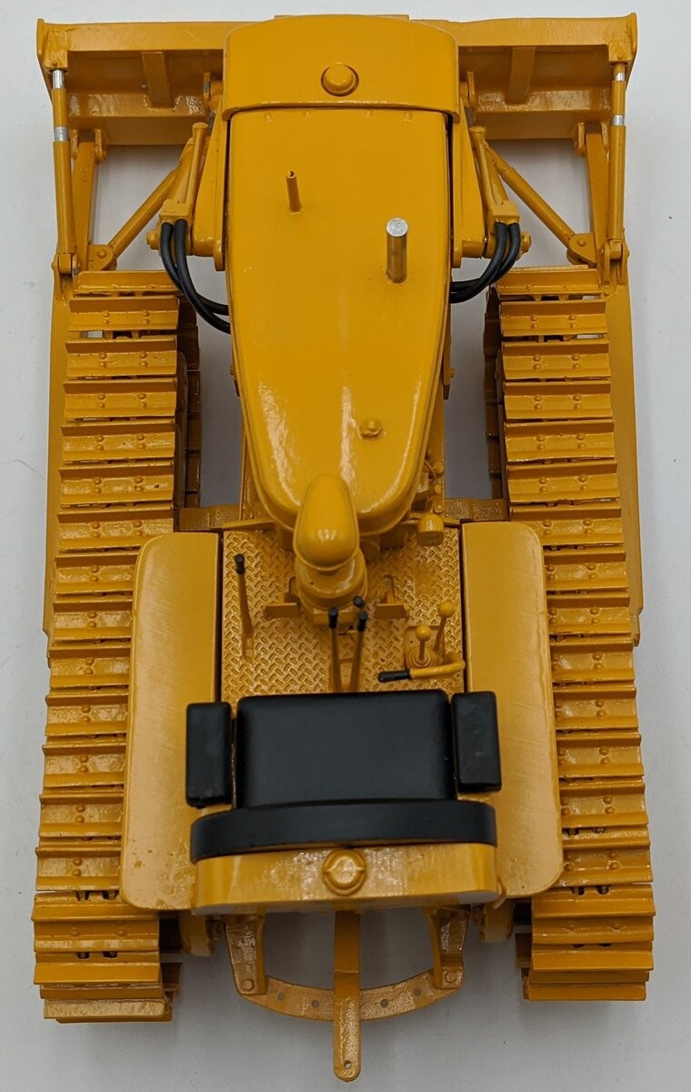 Caterpillar 1:16 Scale Diecast Caterpillar D6 9U Bulldozer Highway Yellow/Box