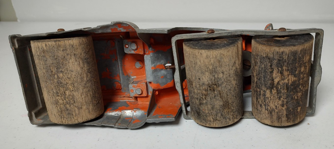 VTG Hubley cast metal Steam Roller with Large Wood Wheels, Steers 1950s # 499-58