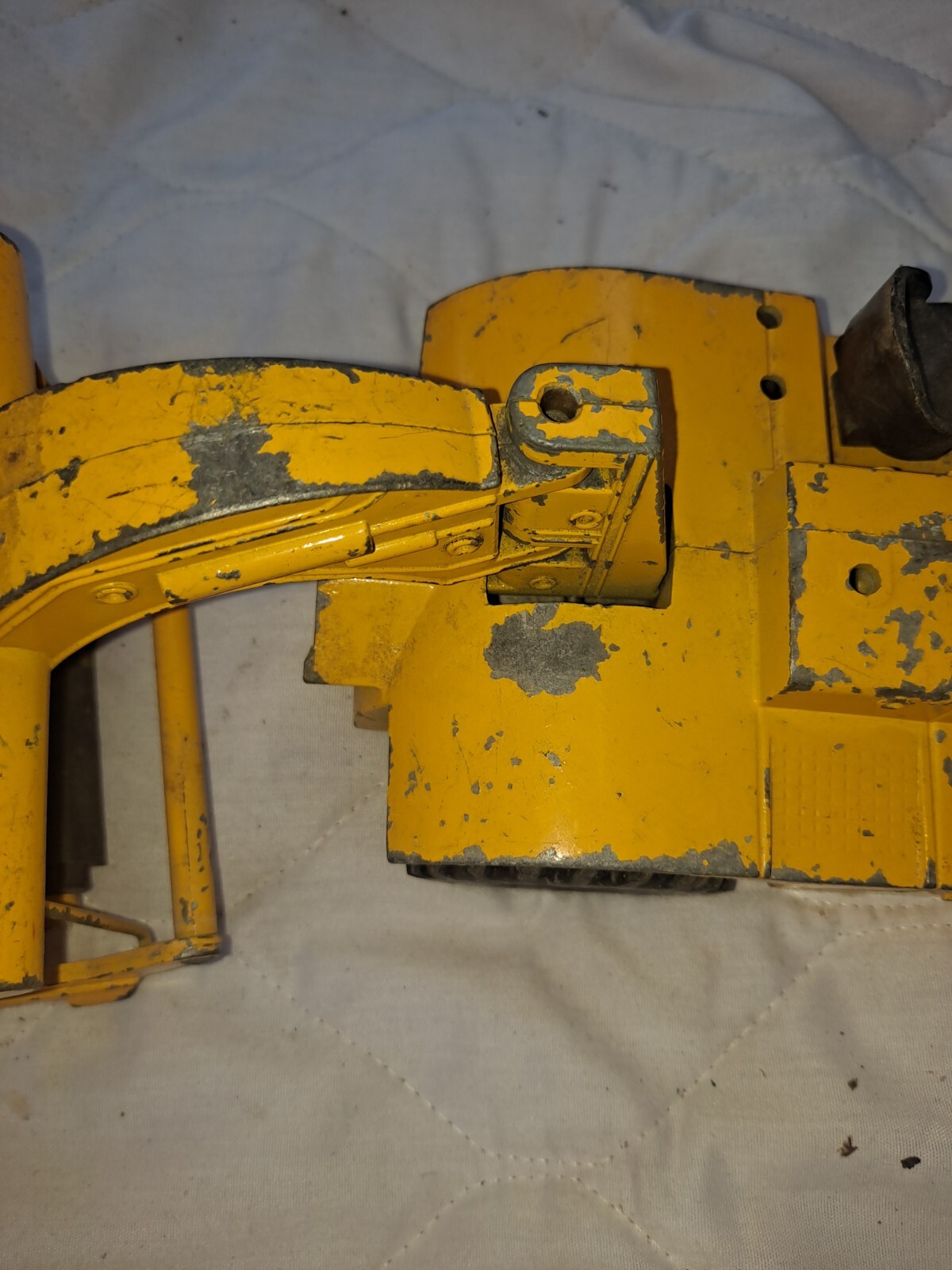 1970’S ERTL 18″ JOHN DEERE ELEVATING SCRAPER 1/16TH SCALE