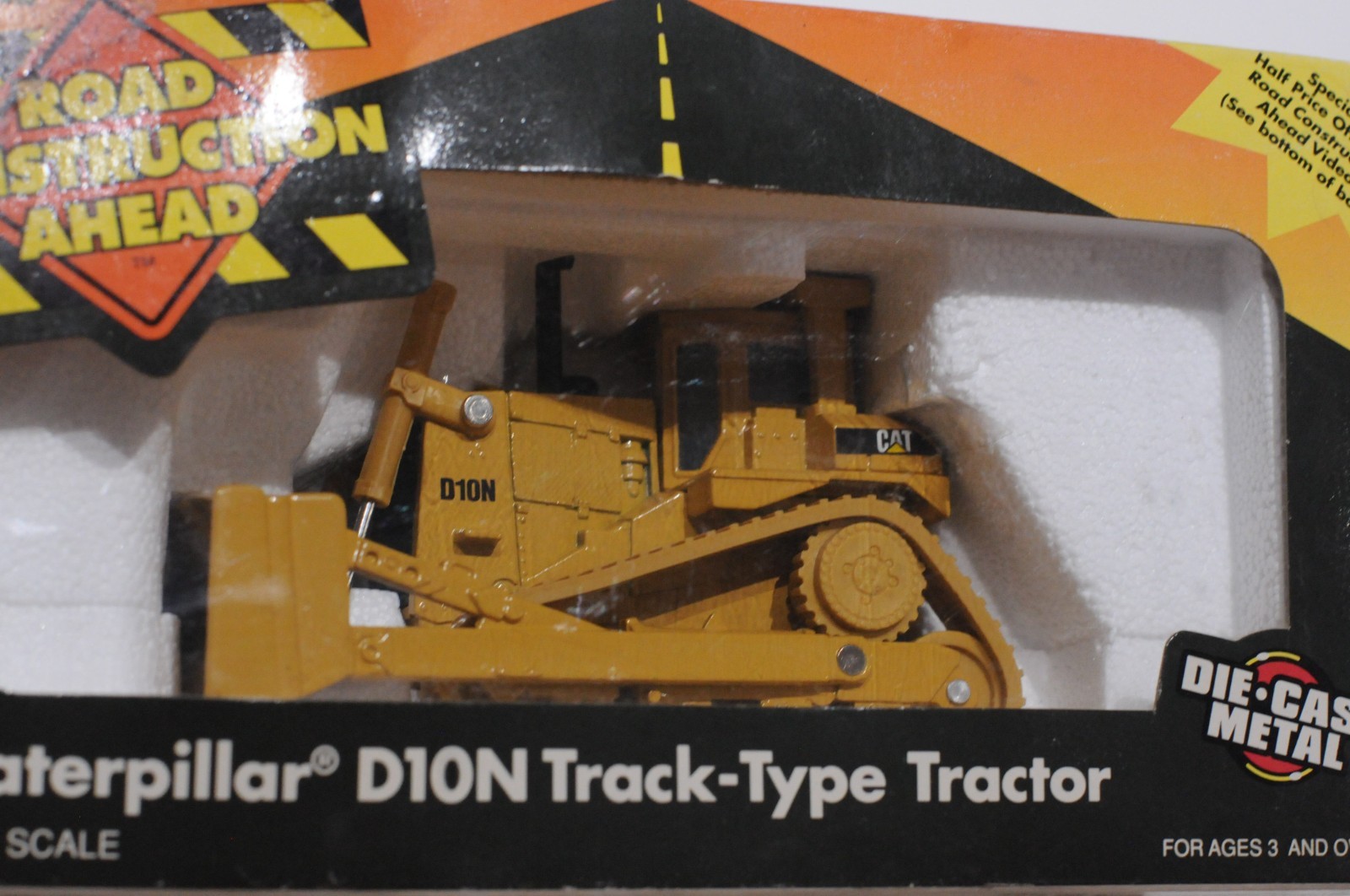 ERTL CATERPILLAR D10N TRUCK TYPE TRACTOR SCALE 1:50 DIECAST NEW