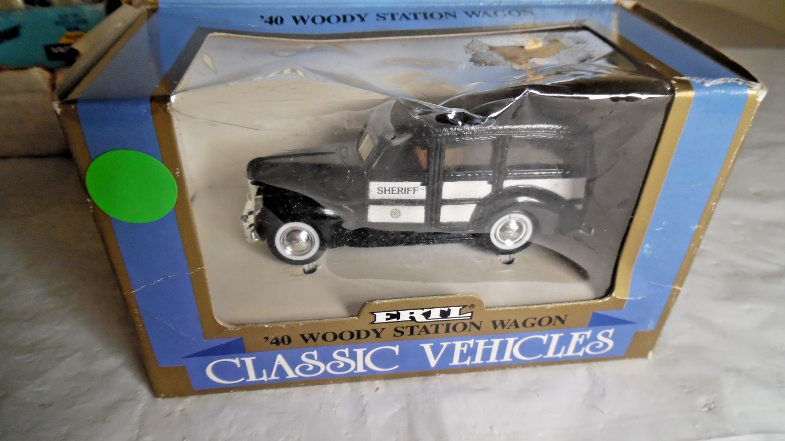 Ertl Sheriff Ford 40’Woody Station Wagon 1;43 Scale New In Box