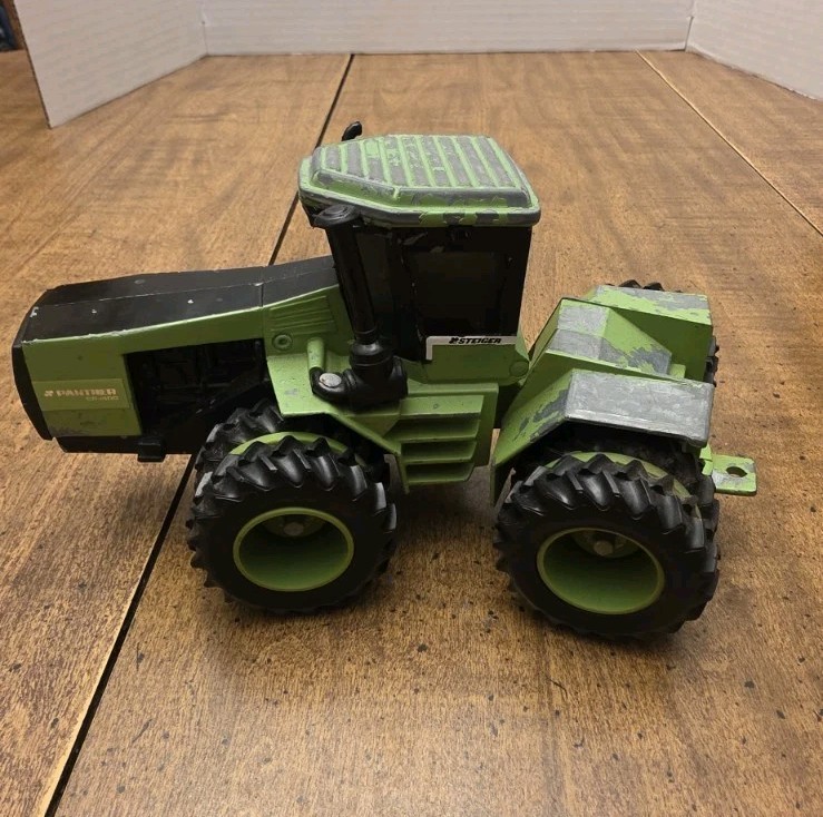 SCALE MODELS STEIGER PANTHER CP-1400 4WD FARM TOY TRACTOR 1/32 Vintage Heavy
