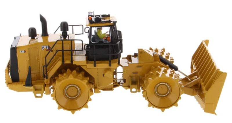 Cat 836 Landfill Compactor – Diecast Masters 1:50 Scale Model #85763 New