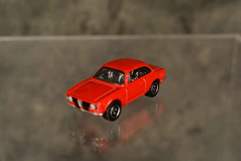 2006 Mattel Matchbox 1965 ALFA ROMEO GLULIA SPRINT GTA MB715 RED W/FREE SHIPPING
