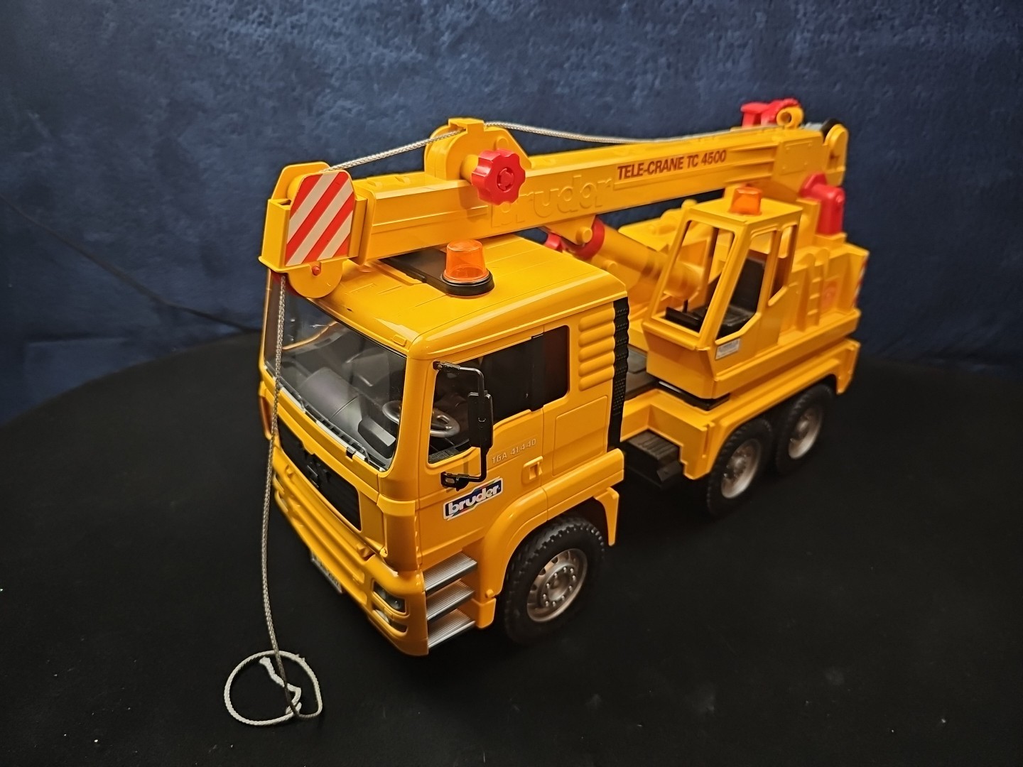 Bruder MAN Tele-Crane TC-4500 TGA 41.440 Construction Toy Truck Germany Preowned