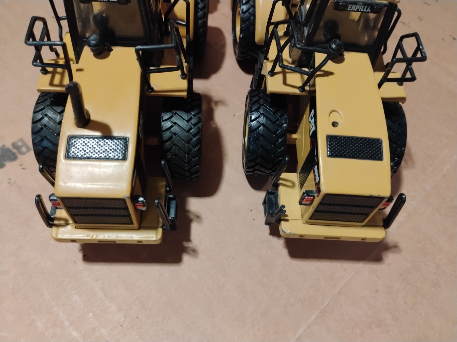 Norscot Cat Construction 1:50 Scale Vehicles Diecast Lot of 2 Log/Wheel Loaders
