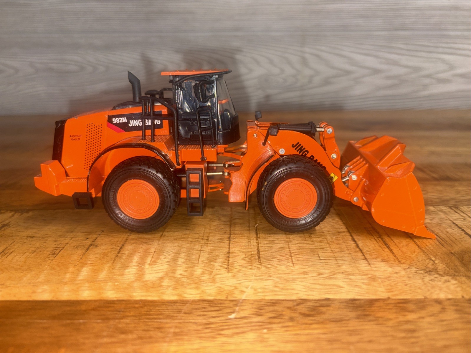 Jing Bang Cat 982m Loading Shovel/ Wheel Loader Diecast