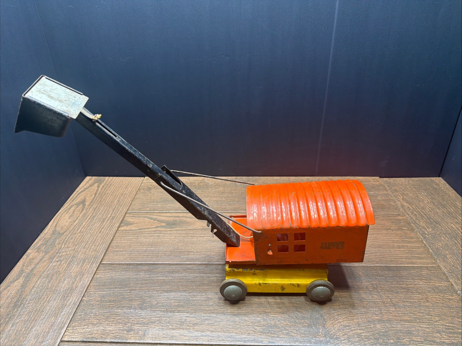 Vintage Clipper Pressed Steel Steam Shovel Crane Toy – Orange & Yellow Tin Litho
