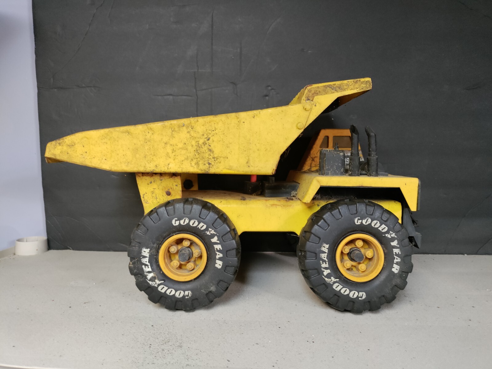 Vintage Buddy L Big Bruiser Construction Dump Truck Pressed Steel.