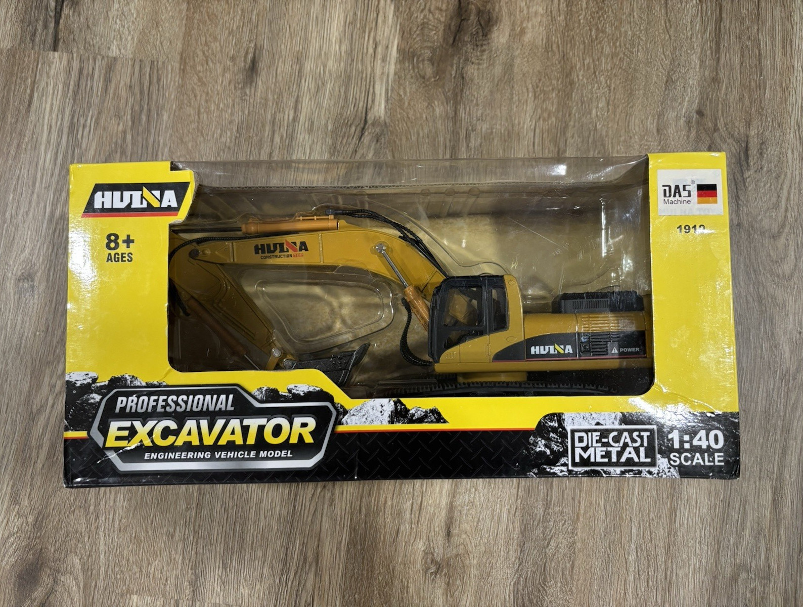 HUINA Diecast Metal Excavator 1:40 Scale Model 1910 Yellow/Black