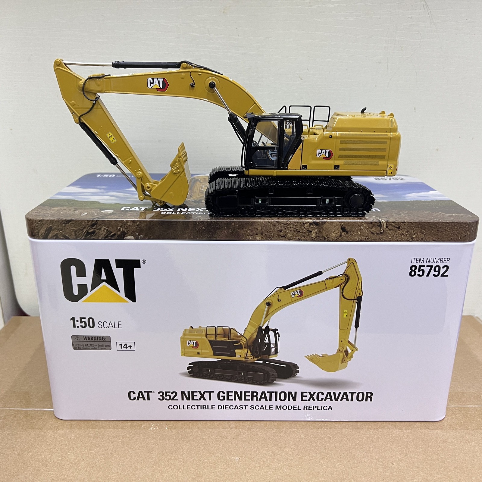DM85792 1:50 CAT 352 Carter Excavator Hook Machine Alloy Vehicle Model Limited