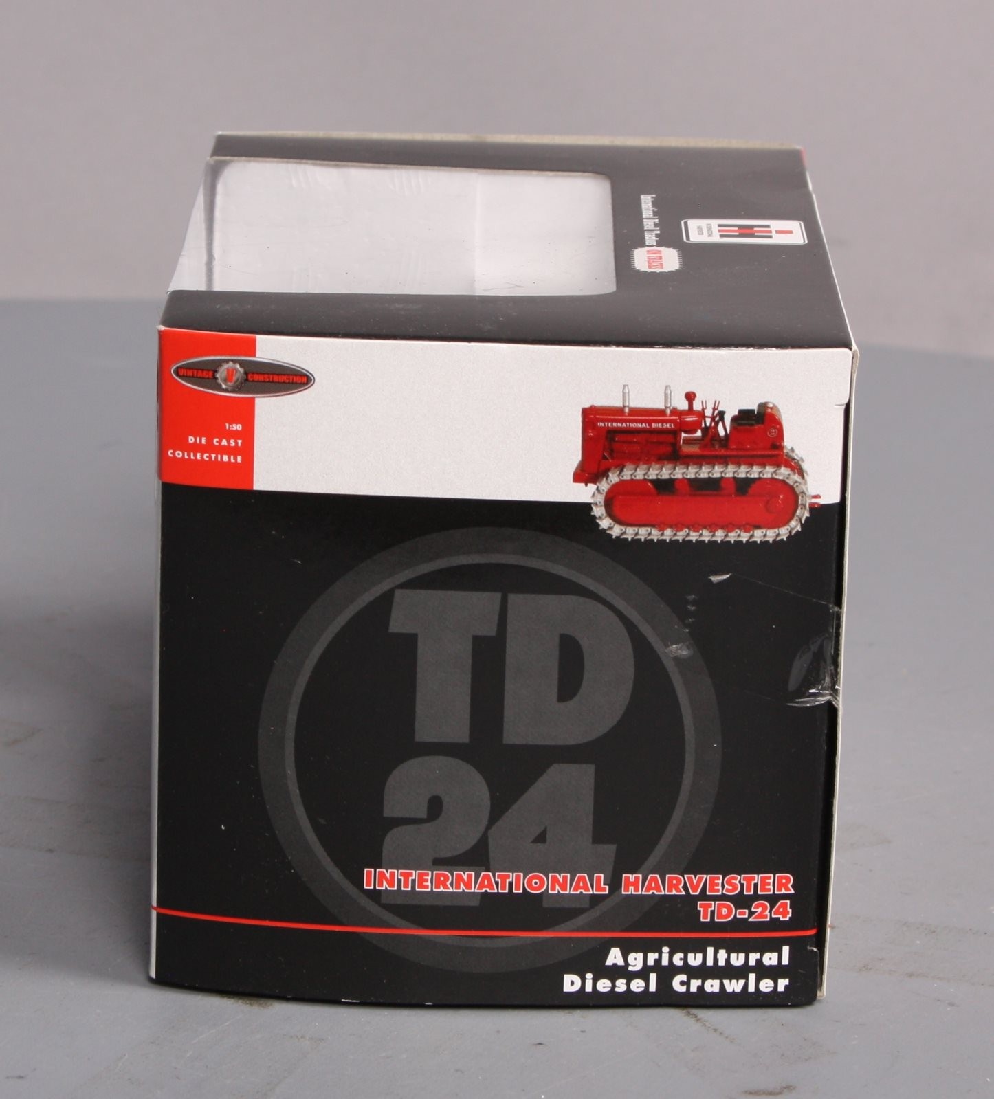 SpecCast ZJD-1576 1:50 International Harvester TD-24 Diesel Crawler
