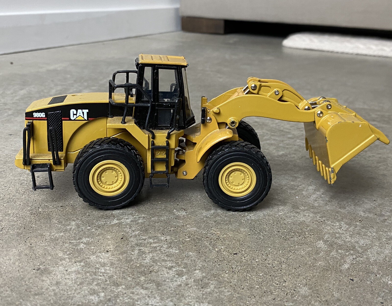 CAT 980G Wheel Loader 1:50 Scale Collectible Die Cast By NORSCOT Model #55027