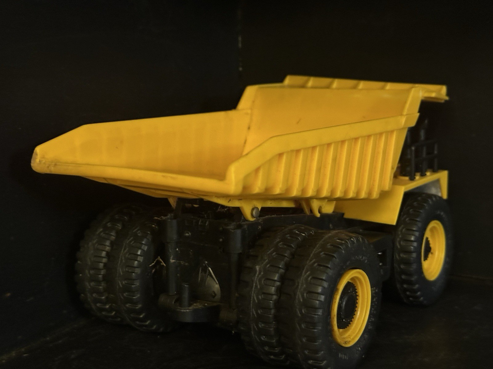 Vintage CAT Dump Truck New Bright 1987 Caterpillar Construction Toy