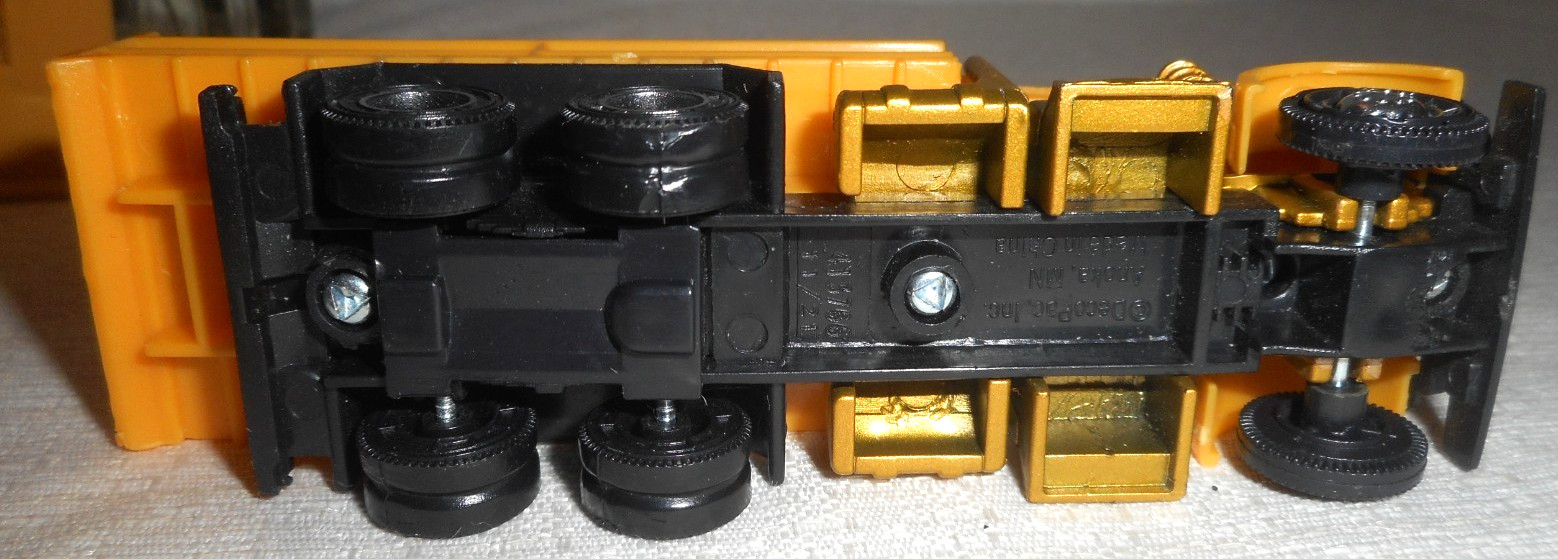 ERTL John Deere Articulated Dump Truck 5.5″ Long 1/64 Scale Diecast Plastic READ