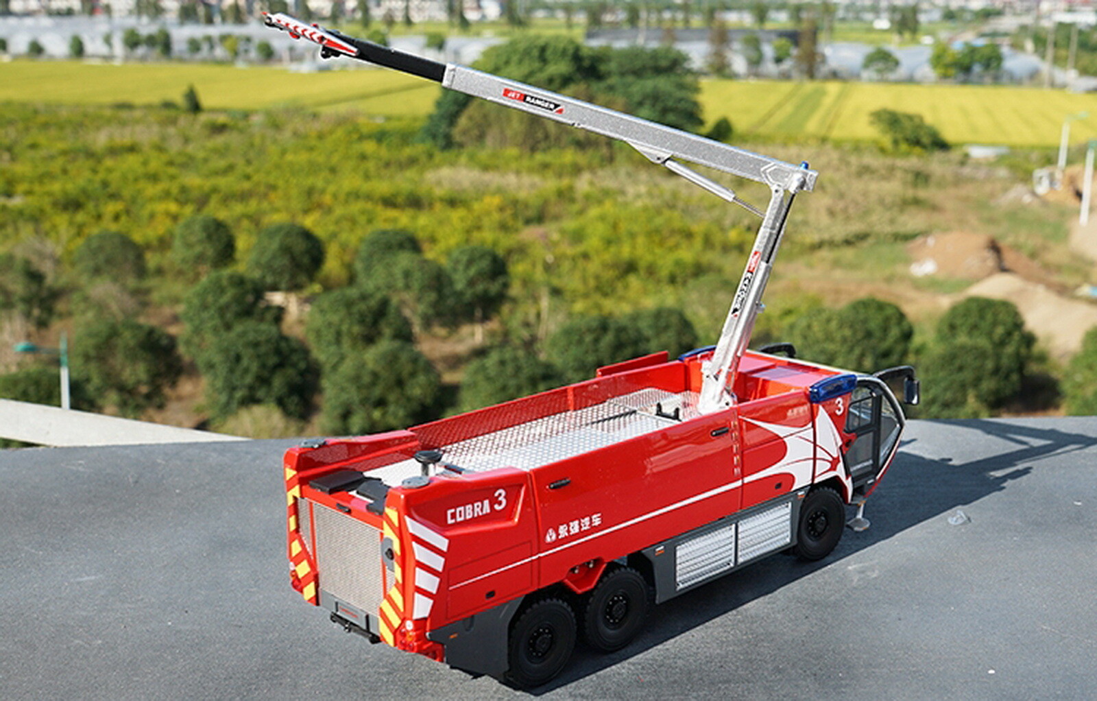 1/43 Scale CARMICHAEL COBRA 3 Airport Fire Truck Red Diecast Model Toy