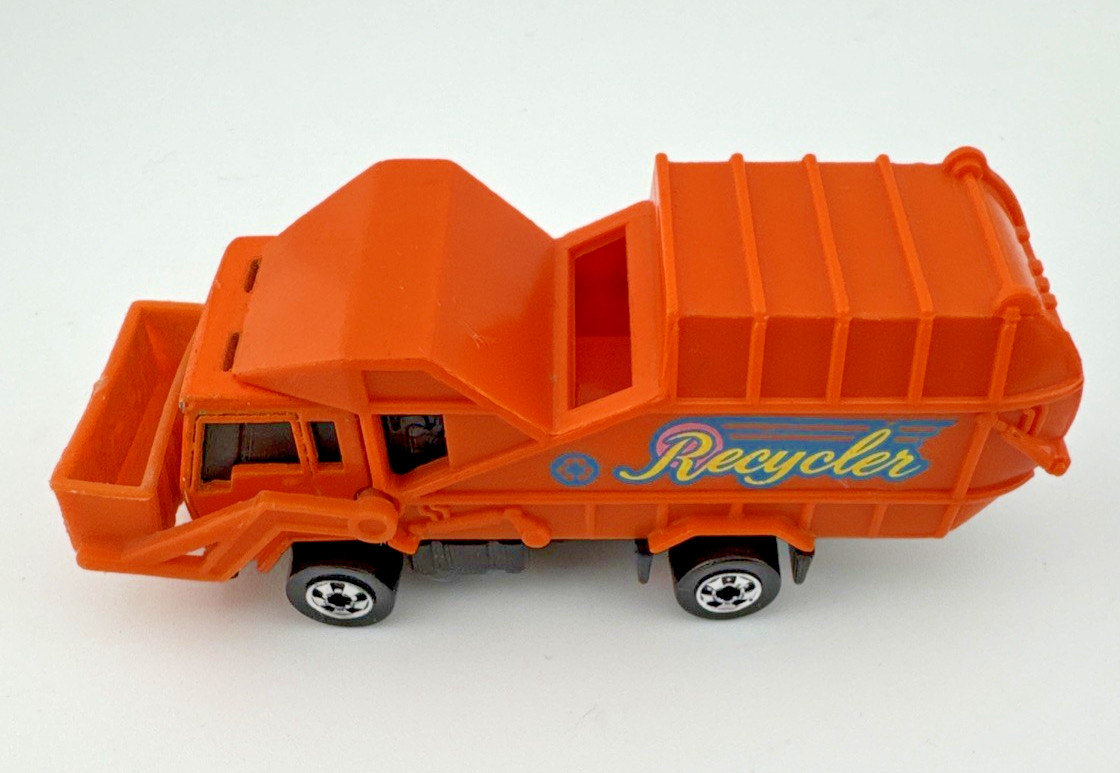 1992 Tonka Toy Construction Trucks (x2), 1991 Hot Wheels Toy Recycler Truck