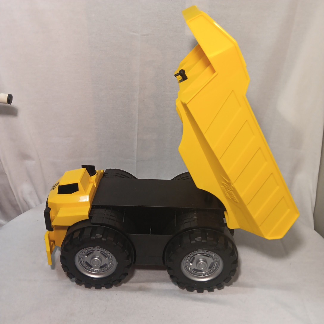 Xtreme Big Power Motorized Dump Construction Truck Will Haul 50 Pounds Tows 100