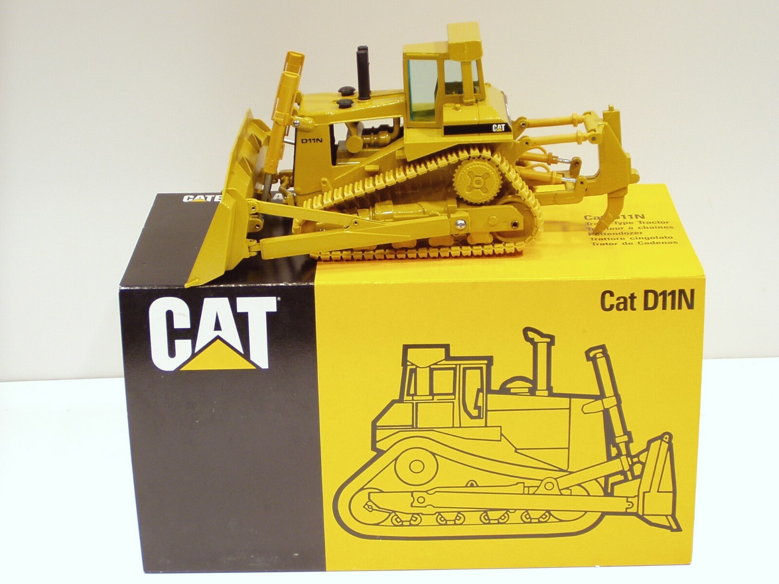Caterpillar D11N Dozer w/ Ripper – n/c – 1/50 – Conrad #2852 – MIB