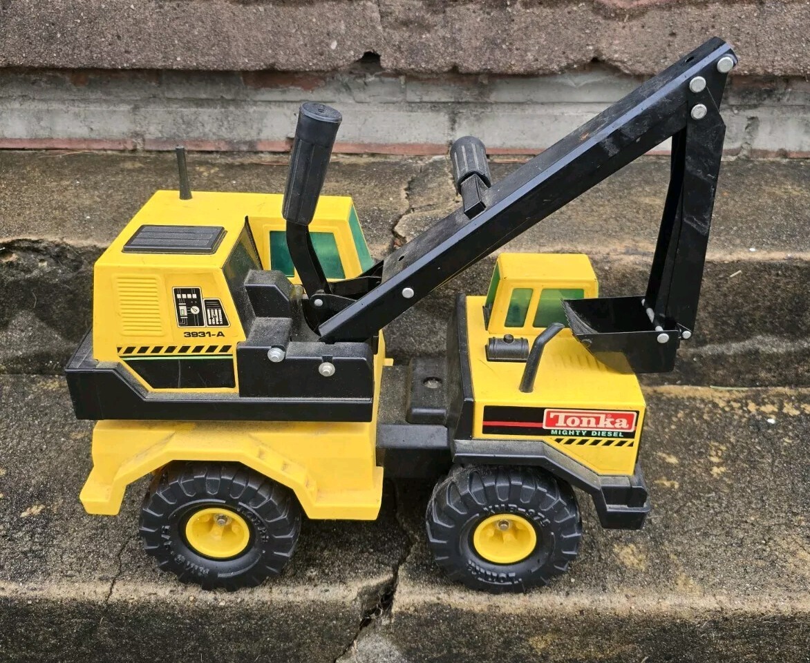 Tonka Mighty Diesel Excavator Backhoe Steel Truck Load 1210 3931-a XMB-975