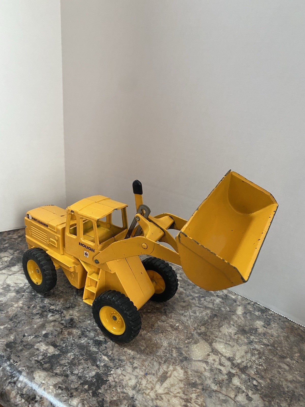 Vintage Ertl Hough Payloader International Harvester Die-Cast Front Loader