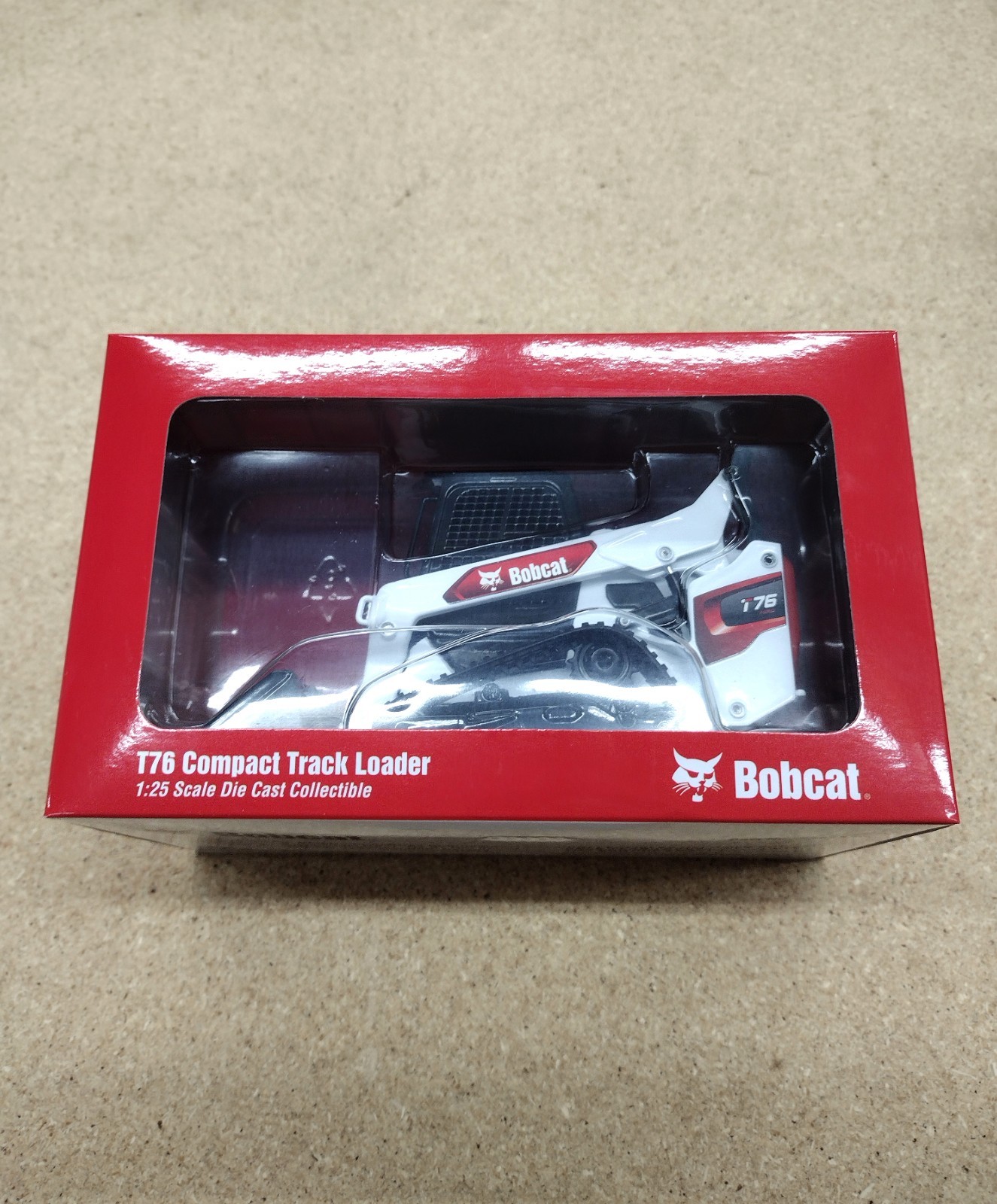New, in Original OEM Packaging Bobcat T76 Track Loader 1:25 Scale Die Cast