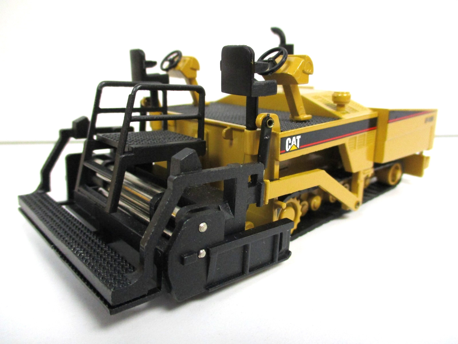 NZG – CATERPILLAR CAT AP-1050 ASPHALT PAVER – 1/50 DIECAST