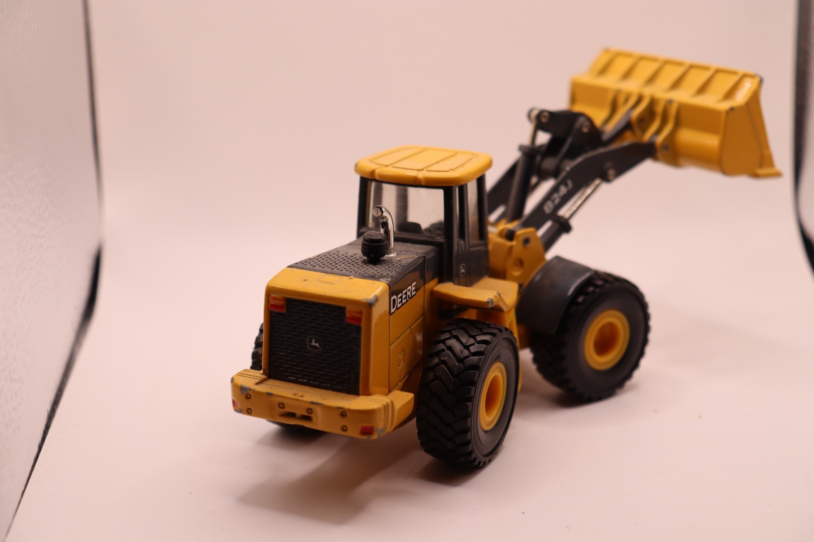 1/50 scale diecast 824J Wheel Loader