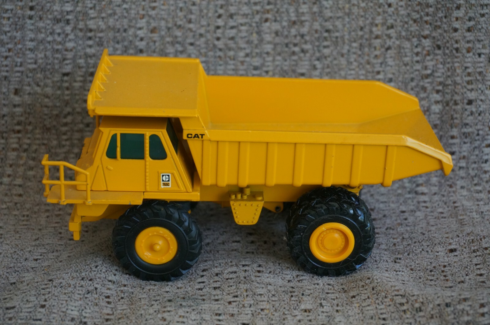 NZG Modelle No. 222 Caterpillar / CAT Dump Truck #2 – 1:50 scale – West Germany