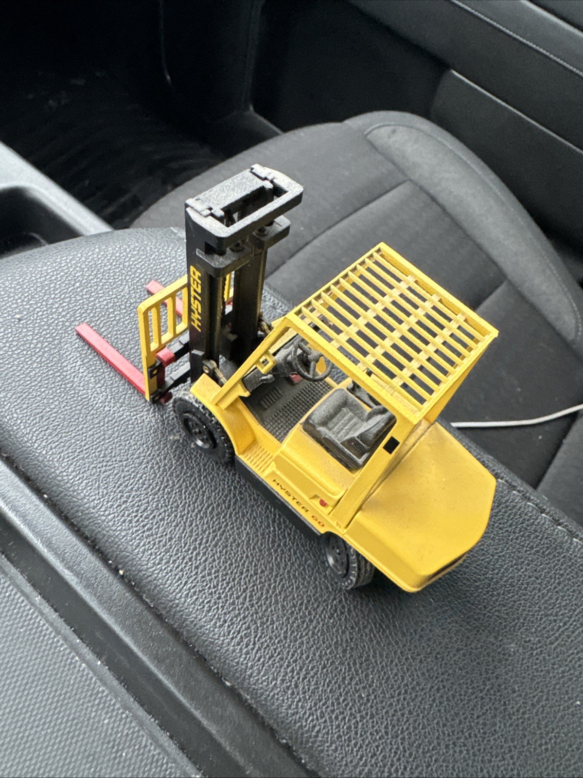 NZG no.382 Diecast Hyster 60 Forklift D1454