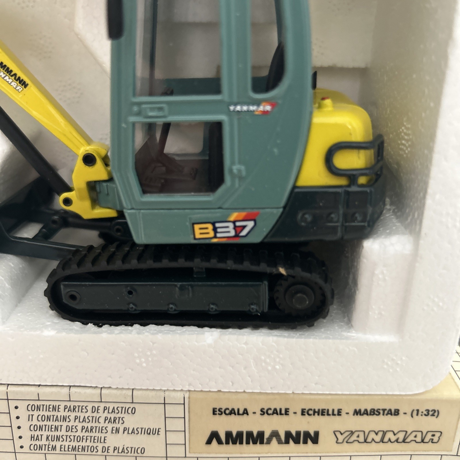 Ammann-Yanmar B37 Compact Excavator – Joal 1:32 Scale Diecast Model #193 Newbox9