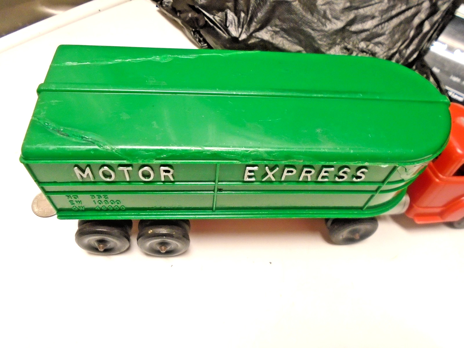 1950’s Hubley Kiddie Toy #352 MOTOR EXPRESS Tractor and Trailer …Nice READ!