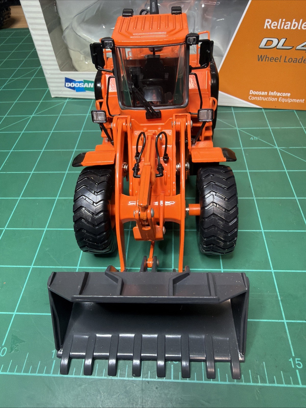 Doosan DL400A Wheel Loader Diecast
