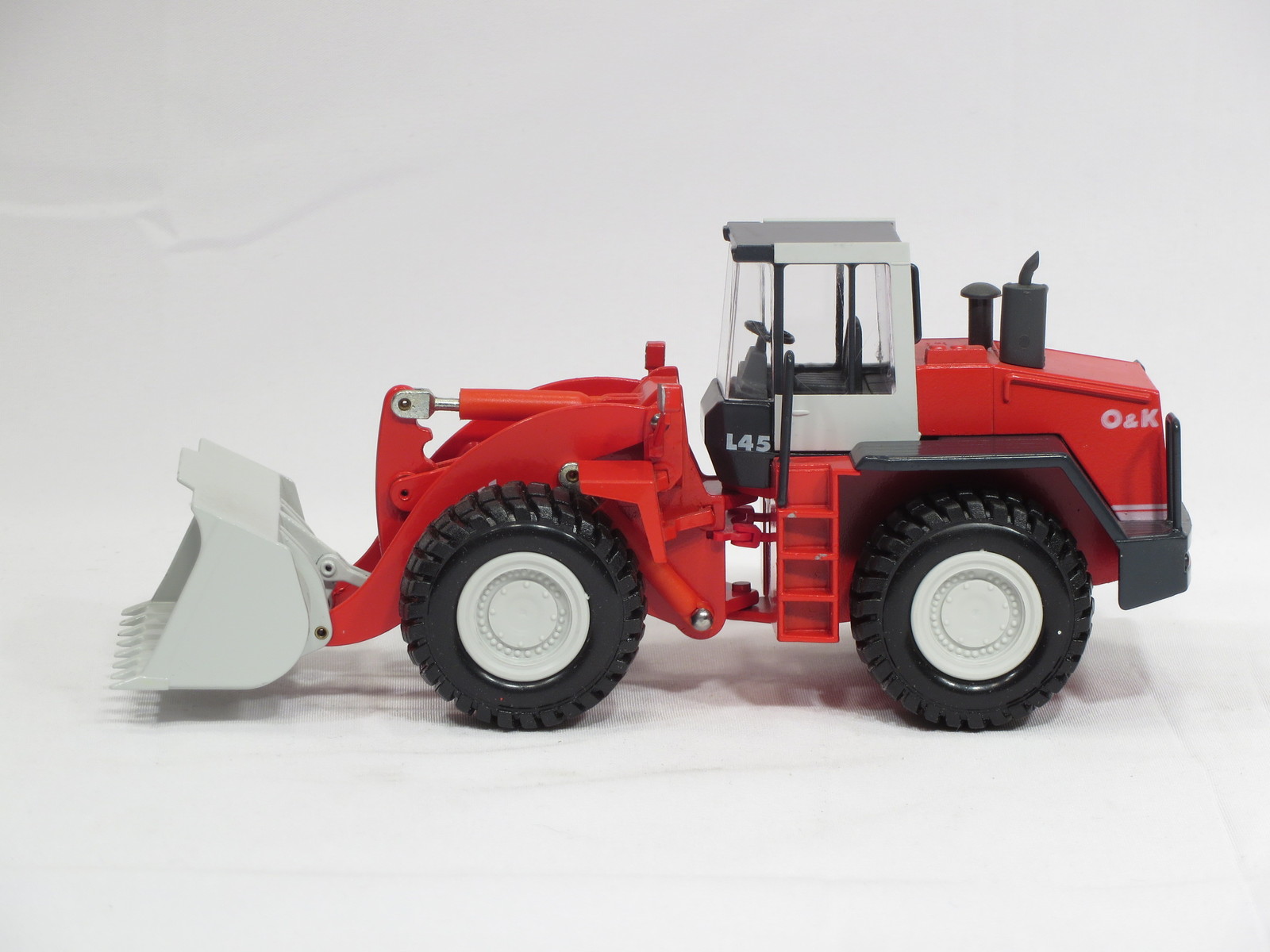 O&K L45B Wheel Loader – 1/50 – Conrad #2429 – MIB
